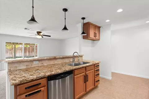 1212 Guiseppe Ln, Modesto, CA 95355 photo 5