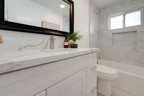 Bath - 6931 Lincoln Ave, Carmichael, CA 95608 photo 7 of 7