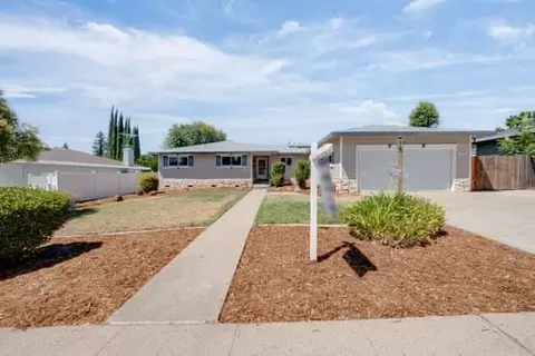 Exterior - 6931 Lincoln Ave, Carmichael, CA 95608 photo 2 of 7