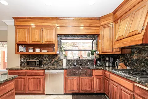 Kitchen - 1870 Thunderbolt Trl, Arnold, CA 95223 photo 2 of 4