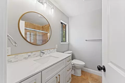 Bath - 5360 Grassy Run Rd, Placerville, CA 95667 photo 2 of 6