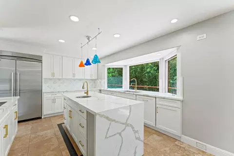Kitchen - 5360 Grassy Run Rd, Placerville, CA 95667 photo 2 of 7
