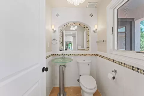 Bath - 5360 Grassy Run Rd, Placerville, CA 95667 photo 1 of 6