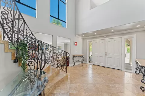 Entry Way - 5360 Grassy Run Rd, Placerville, CA 95667 photo 2 of 5