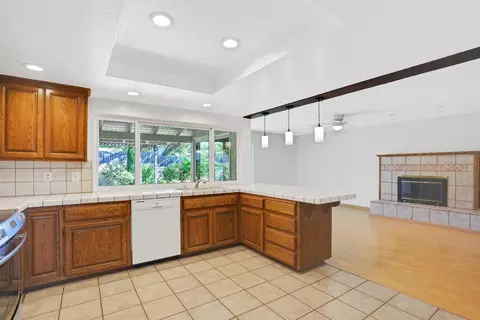 7043 Los Olivos Way, Carmichael, CA 95608 photo 9