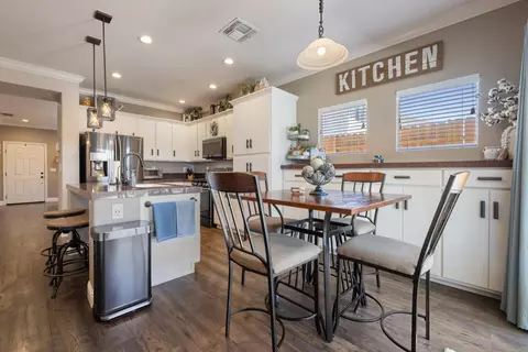 Kitchen - 7204 Prelude Ln, Hughson, CA 95326 photo 2 of 5