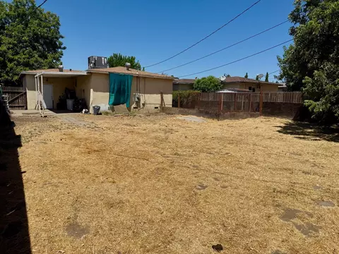Exterior - 15872 5th St, Lathrop, CA 95330 photo 6 of 7