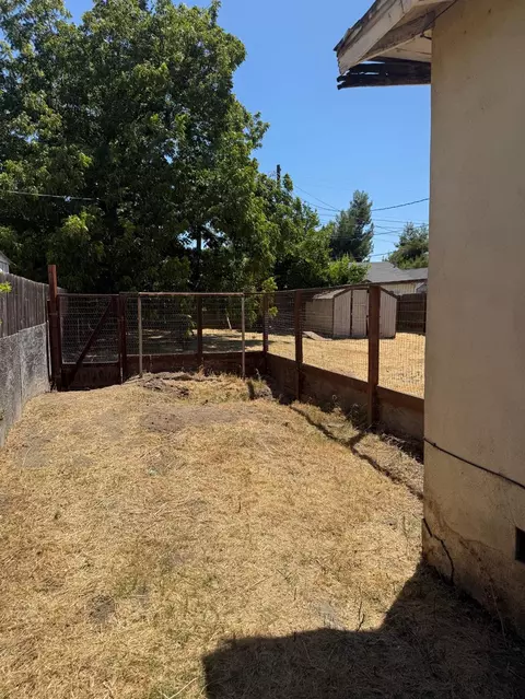 Exterior - 15872 5th St, Lathrop, CA 95330 photo 4 of 7