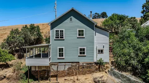 Exterior - 140 Eureka St, Sutter Creek, CA 95685 photo 10 of 14