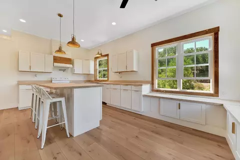 Kitchen - 140 Eureka St, Sutter Creek, CA 95685 photo 4 of 5