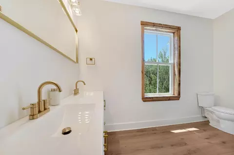 Bath - 140 Eureka St, Sutter Creek, CA 95685 photo 3 of 6