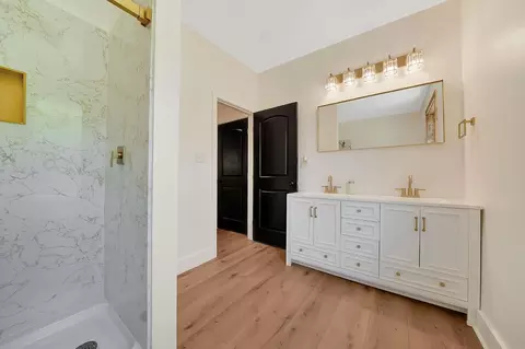 Bath - 140 Eureka St, Sutter Creek, CA 95685 photo 6 of 6