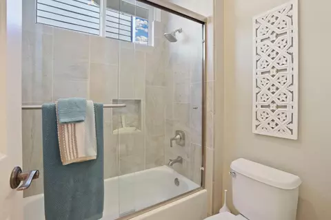 Bath - 1483 Roger Dr, Tracy, CA 95304 photo 2 of 7