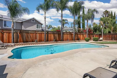Exterior - 1483 Roger Dr, Tracy, CA 95304 photo 10 of 17