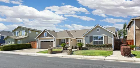 Exterior - 1483 Roger Dr, Tracy, CA 95304 photo 7 of 17
