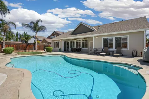 Exterior - 1483 Roger Dr, Tracy, CA 95304 photo 12 of 17