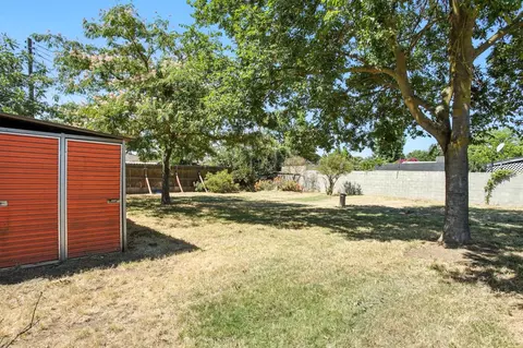 Exterior - 714 Simon St, Galt, CA 95632 photo 6 of 7