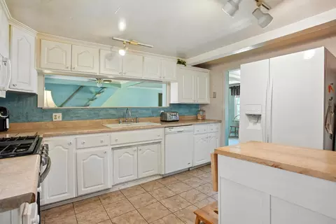 Kitchen - 714 Simon St, Galt, CA 95632 photo 1 of 1