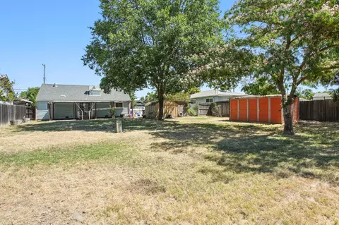 Exterior - 714 Simon St, Galt, CA 95632 photo 4 of 7