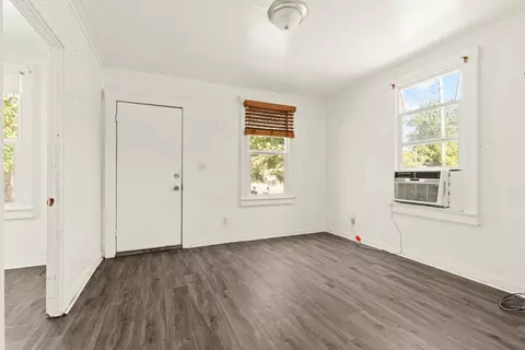 Living - 240 Haskell St, Gridley, CA 95948 photo 2 of 3