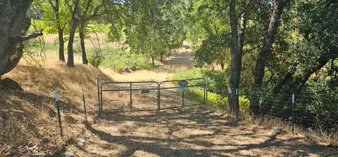 7040 Idlewild Rd, Somerset, CA 95684