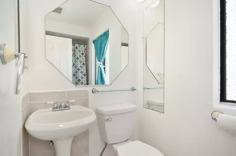 Bath - 1709 Deadwood Ct, Cool, CA 95614 photo 3 of 6