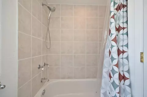 Bath - 1709 Deadwood Ct, Cool, CA 95614 photo 4 of 6