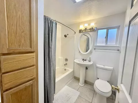 Bath - 4920 2nd St, Rocklin, CA 95677 photo 1 of 3