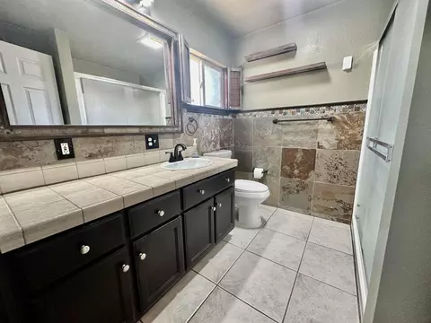 Bath - 4920 2nd St, Rocklin, CA 95677 photo 3 of 3