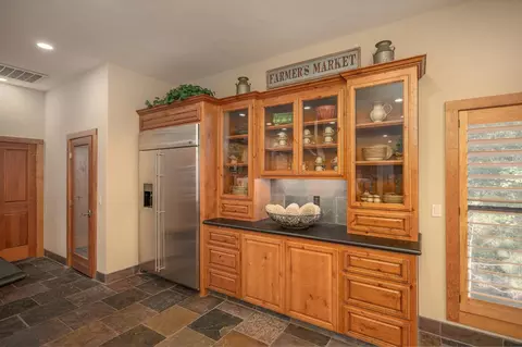 Kitchen - 1834 Thunderbolt Trl, Arnold, CA 95223 photo 9 of 10