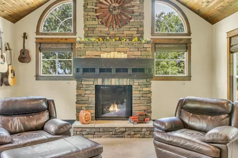 Living - 8681 Berry Rd, Wilton, CA 95693 photo 3 of 11