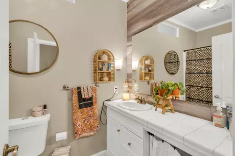Bath - 8681 Berry Rd, Wilton, CA 95693 photo 8 of 9