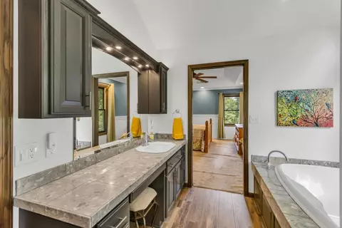 Bath - 8681 Berry Rd, Wilton, CA 95693 photo 7 of 9