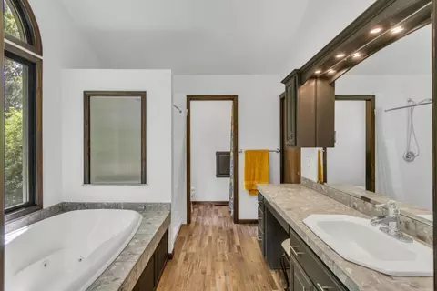 Bath - 8681 Berry Rd, Wilton, CA 95693 photo 3 of 9