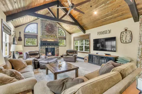 Living - 8681 Berry Rd, Wilton, CA 95693 photo 9 of 11
