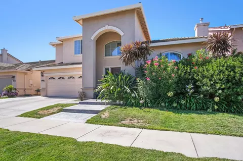 3880 Old Oak Dr, Ceres, CA 95307 photo 2