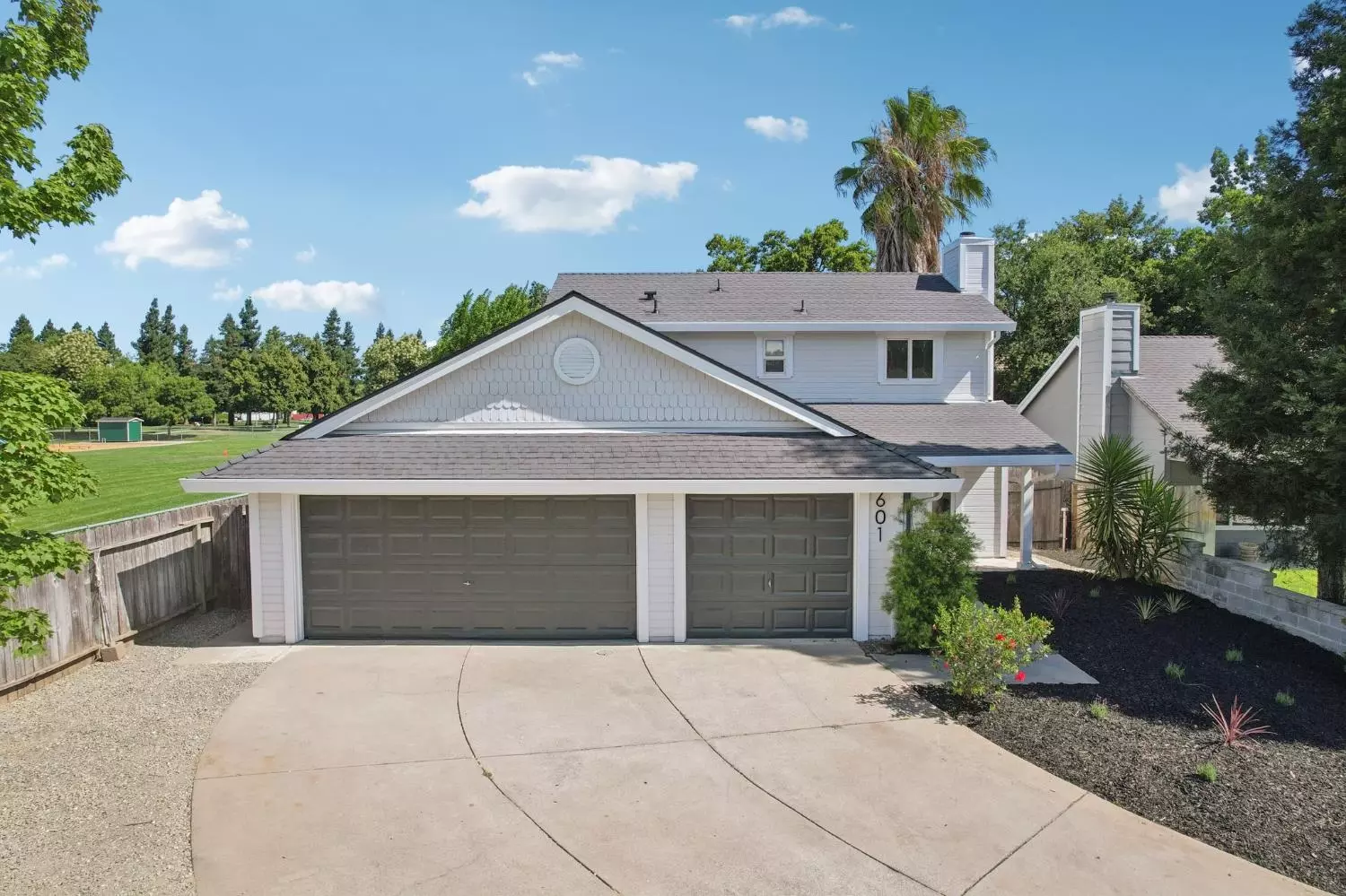 8601 Zircon Crest Ct, Elk Grove, CA 95624 | 27 Photos - Movoto