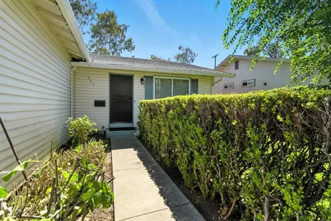 954 Woodrow St, Lodi, CA 95240 photo 4