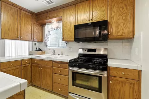 954 Woodrow St, Lodi, CA 95240 photo 17