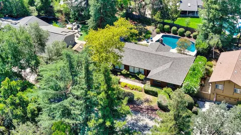 View/Area - 6800 Stanley Ave, Carmichael, CA 95608 photo 1 of 4