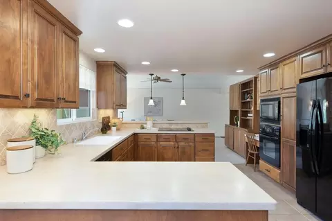 Kitchen - 6800 Stanley Ave, Carmichael, CA 95608 photo 3 of 7