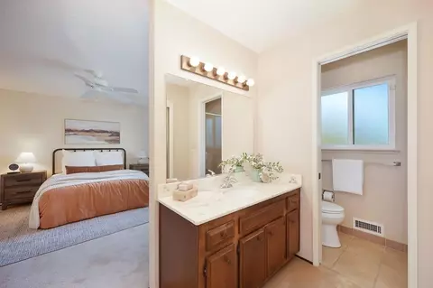 Bath - 6800 Stanley Ave, Carmichael, CA 95608 photo 4 of 5