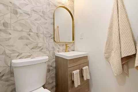 Bath - 4624 Flint Ave, Salida, CA 95368 photo 3 of 3