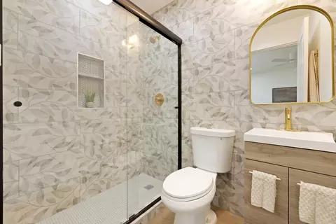 Bath - 4624 Flint Ave, Salida, CA 95368 photo 2 of 3