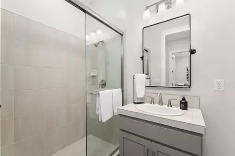 Bath - 2282 Ranch View Dr, Rocklin, CA 95765 photo 4 of 5