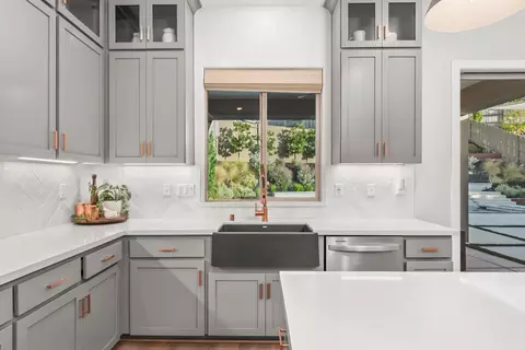 Kitchen - 2282 Ranch View Dr, Rocklin, CA 95765 photo 3 of 7