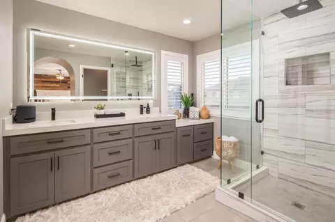 Bath - 1774 Ruth Dr, Ripon, CA 95366 photo 2 of 4