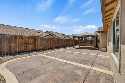 Exterior - 246 Brooks St, Lodi, CA 95240 photo 6 of 7