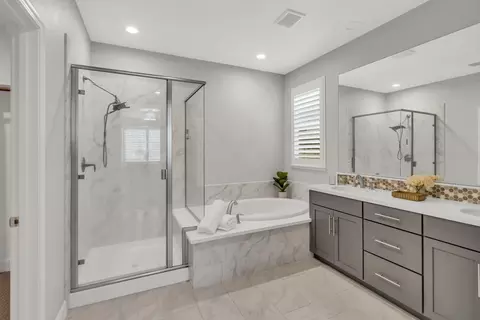 Bath - 246 Brooks St, Lodi, CA 95240 photo 4 of 7