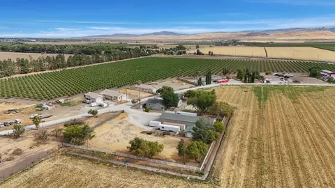 View/Area - 25201 S Lammers Rd, Tracy, CA 95377 photo 12 of 13